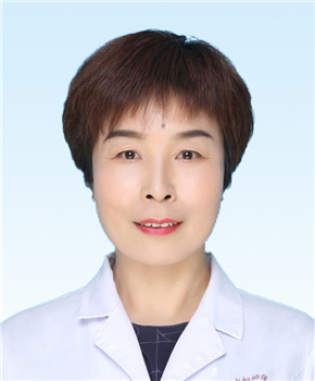 王霞